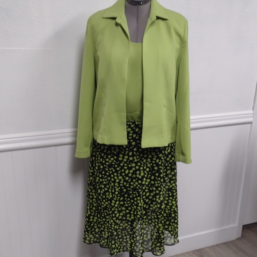 Draper's & Damon's petites 3 Pieces Elegant Lime Green Skirt,Blazer, Top Set